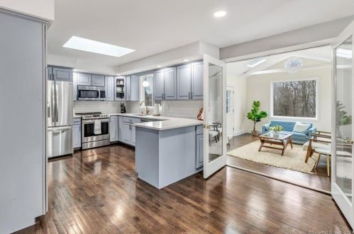 26 Perch Rd, Huntington CT  06484-1824 exterior