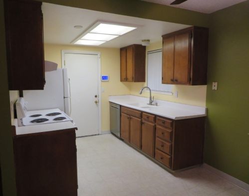 8208 Manhattan Dr, Stockton, CA 95210-2120
