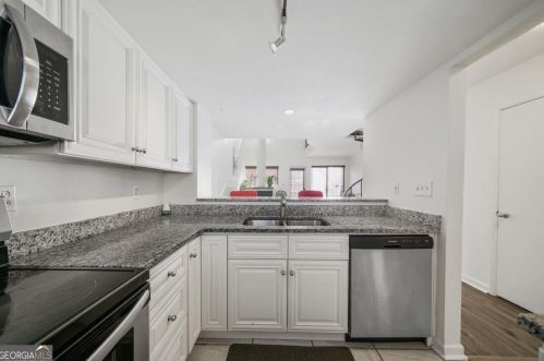 15 Finch Dr, Atlanta GA  30308-6501 exterior