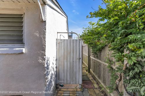 139 Princeton Ave, Lavallette NJ 08735-2635 exterior