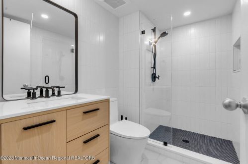 10 Lefferts Ct, Middletown NJ  07748-3031 exterior
