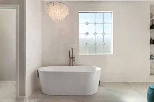 19445 Mi Casa Ct, Riverside CA  92508-6827 exterior