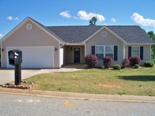 109 Care Ln, Greer SC  29651-5084 exterior