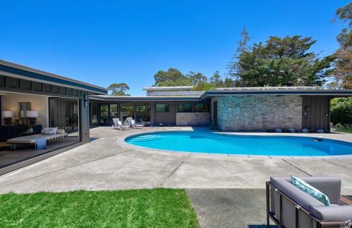 118 Chula Vista Dr, San Rafael, CA 94901-1207