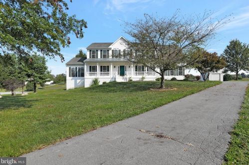 20 Cool Springs Ln, Charles Town, WV 25414-4647