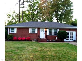 1401 Tartan Ln, Hampton, VA 23663-1936