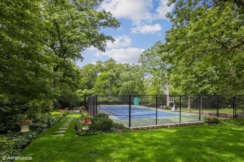 11300 79th St, Willowbrook IL  60527-5107 exterior