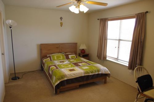 7551 Hedgeoak Ct, Fort Worth TX  76112-4451 exterior