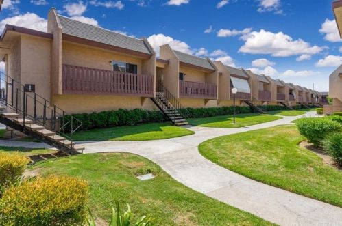 801 Lyon St, Santa Ana, CA 92705-4264