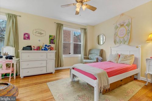 419 12 St, Philadelphia PA 19123-3733 exterior