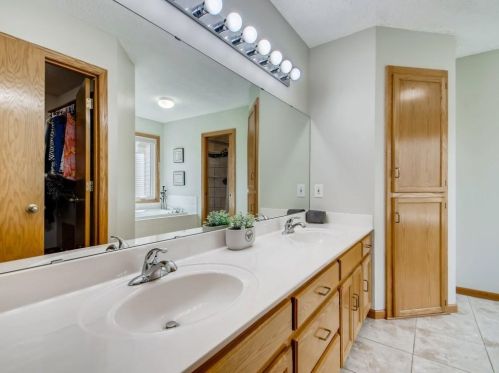 3231 Black Oak Dr, Saint Paul MN  55121-2334 exterior