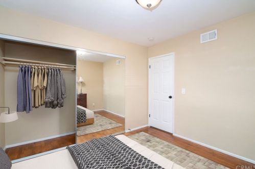 1013 Lyon St, Santa Ana CA 92701-3225 exterior