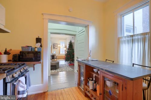 433 Walnut St, Lancaster PA  17603-3362 exterior