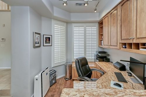 1885 Caminito De La Montana, Glendale CA  91208-3044 exterior