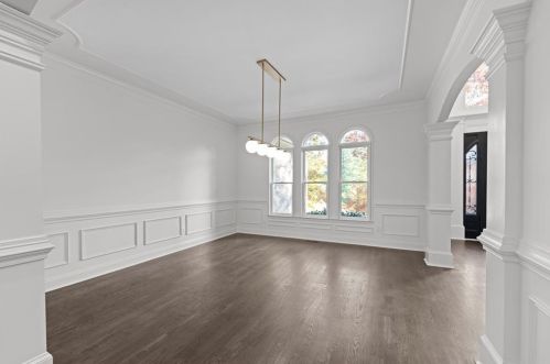 695 Highland Oaks Dr, Atlanta GA  30331-9210 exterior