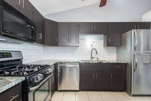 7425 Tiffany Dr, Orland Park, IL 60462-5284
