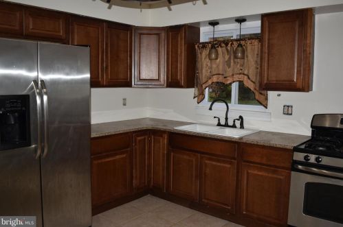 75 Misty Morn Ln, Trenton, NJ 08638-1827