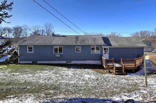 130 Mary Ellen Dr, Milford, CT 06460-6977