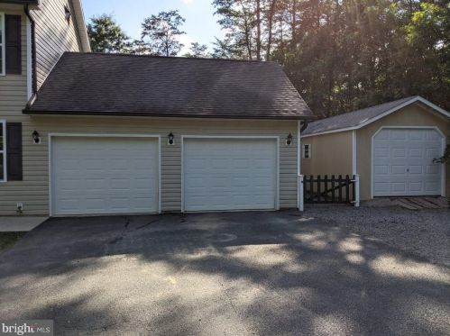 445 Tom Cobert Ln, Berkeley Springs, WV 25411-7231