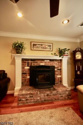 96 Hillside Rd, Sparta, NJ 07871-2015