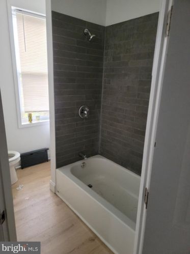 3820 10th St, Philadelphia PA 19140-3106 exterior