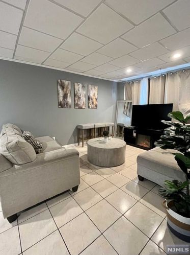 201 24th St, Paterson, NJ 07514-2128