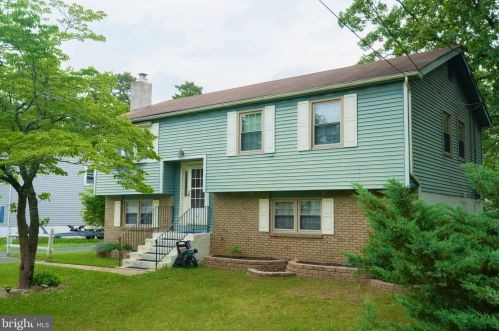 6 Winnebago Trl, Browns Mills, NJ 08015-6628