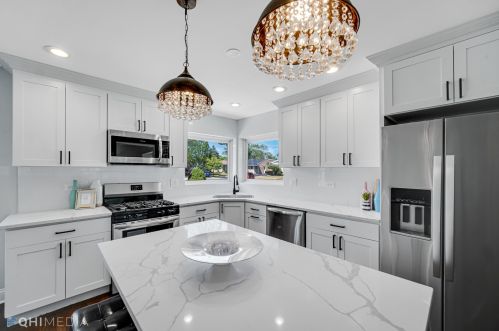 8632 Olcott Ave, Niles IL  60714-2022 exterior