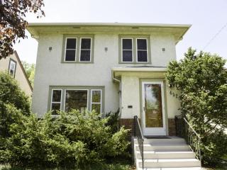 4520 Cedar Ave, Minneapolis MN  55407-3630 exterior