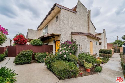 826 Acacia Ave, Glendale CA  91205-3037 exterior