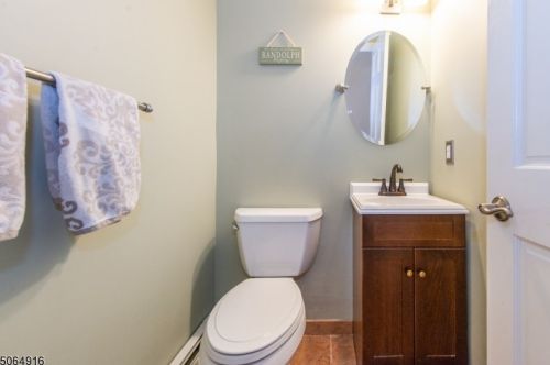6 Patty Ln, Dover NJ  07869-4735 exterior
