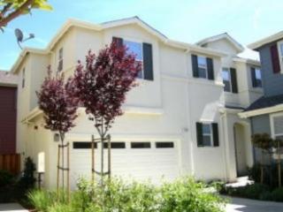 768 Tennyson Dr, Gilroy, CA 95020-5538
