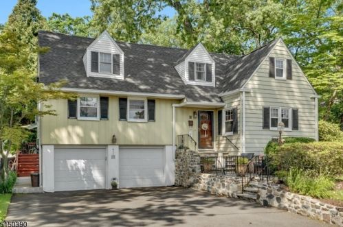 85 Upper Rainbow Trl, Parsippany, NJ 07834-3327