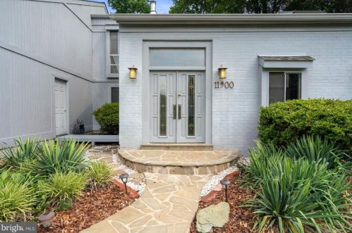 11900 Blue Spruce Rd, Herndon, VA 20191-4212