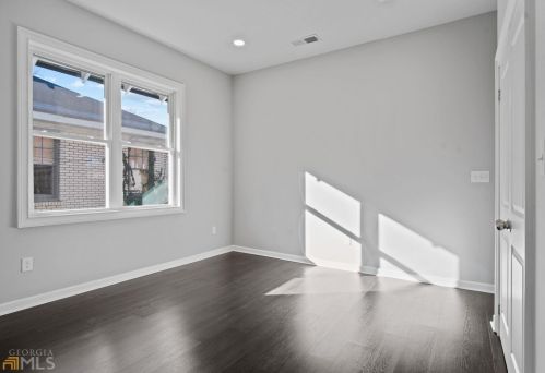 1394 Metropolitan Pkwy, Atlanta GA  30310-4451 exterior
