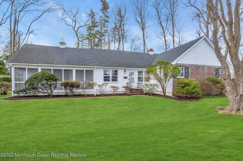 300 Harding Rd, Tinton Falls, NJ 07701