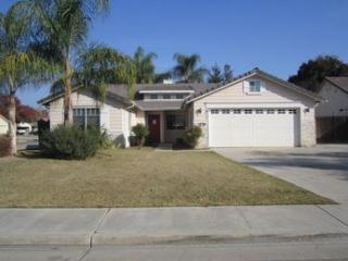 2830 Aspen St, Visalia, CA 93277-9212