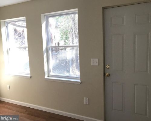 2057 9th St, Philadelphia PA  19122-1305 exterior