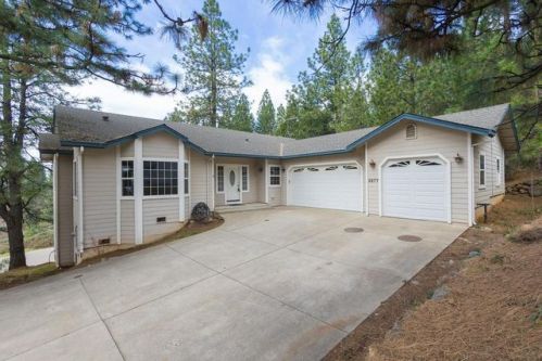3277 Piedmont Dr, Snowline Camp, CA 95709-9582