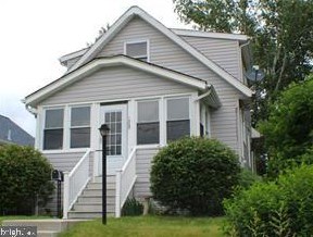 1525 Oak Ave, Haddon Heights, NJ 08035-1523