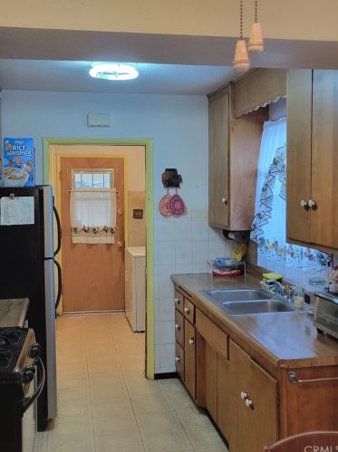 937 Onondaga Ave, Anaheim CA  92801-3538 exterior