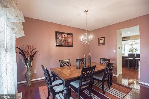 337 Carriage Dr, Mount Royal, NJ 08061-1109