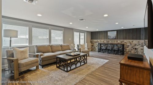 2 Barbara Ter, Middletown NJ  07748-1247 exterior