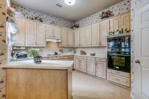 1421 Carver Ln, Irving TX  75061-3908 exterior