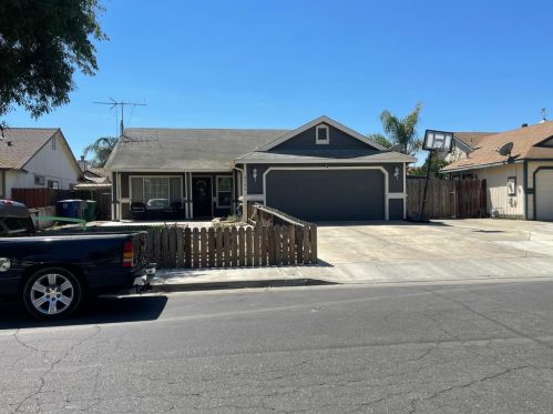 2147 Imperial Dr, Los Banos, CA 93635-5433
