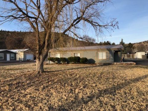 805 Rimrock Rd, Prineville, OR 97754-2625