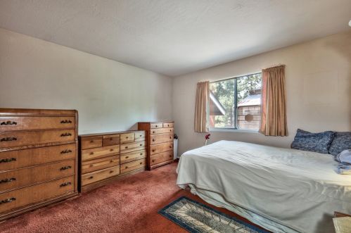 14567 Royal Way, Truckee CA  96161-1140 exterior