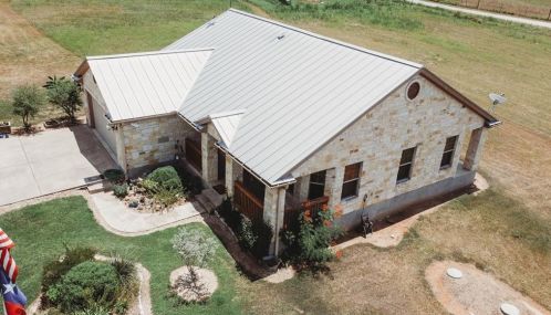 142 Raccoon Rd, Webberville, TX 78621-6461