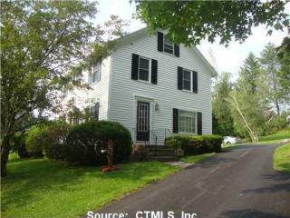 114 Forest St, Middletown, CT 06457-3512
