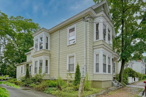 210 Cabot St, Portsmouth, NH 03801-4352